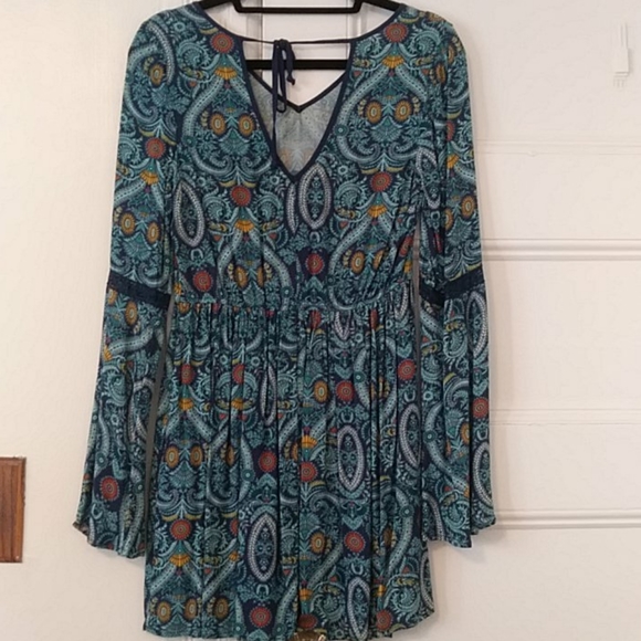 Dress - Picture 3 of 4